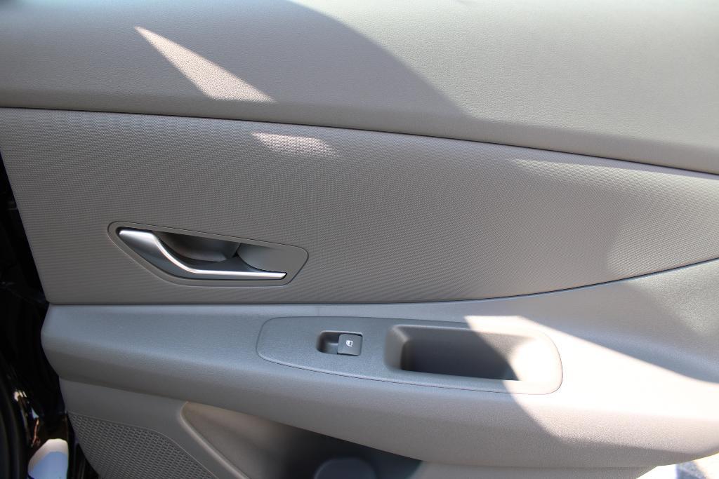 new 2025 Hyundai ELANTRA HEV car, priced at $25,996