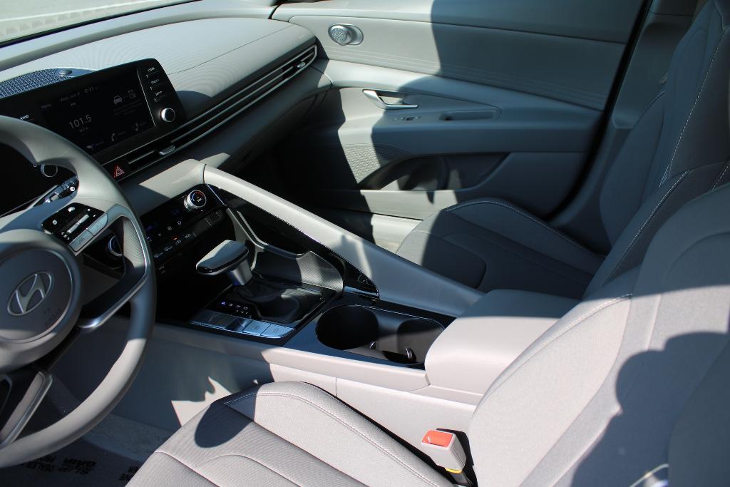 new 2025 Hyundai ELANTRA HEV car, priced at $25,996