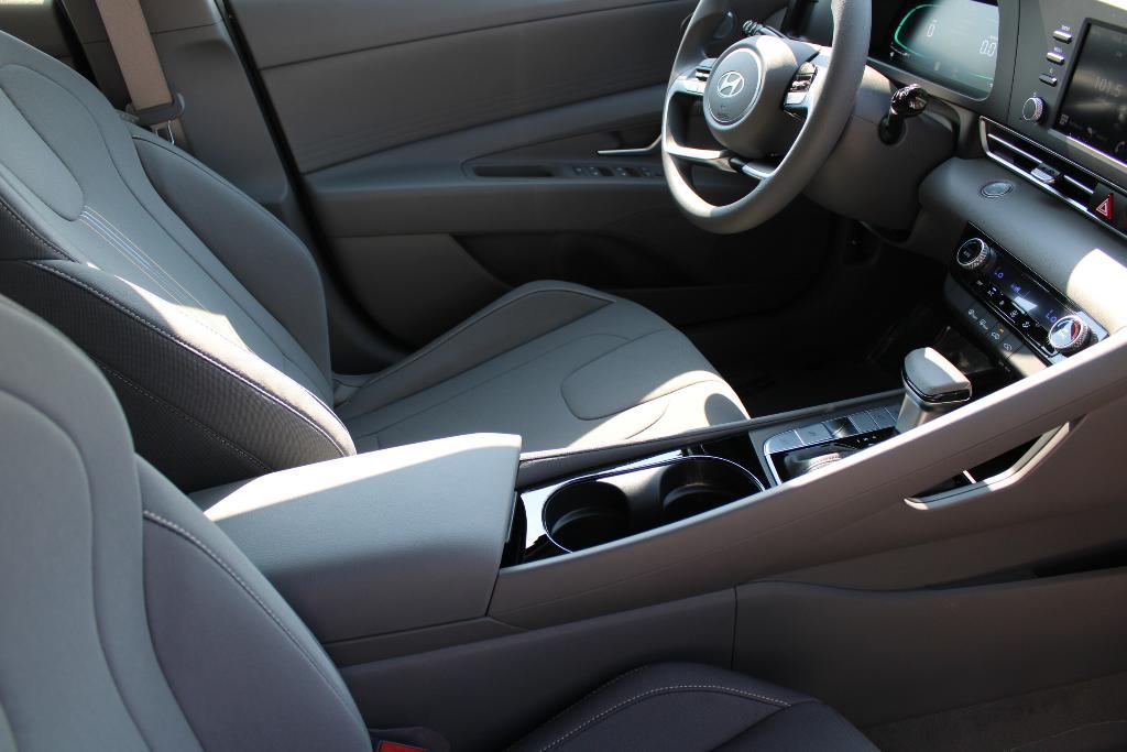 new 2025 Hyundai ELANTRA HEV car, priced at $25,578