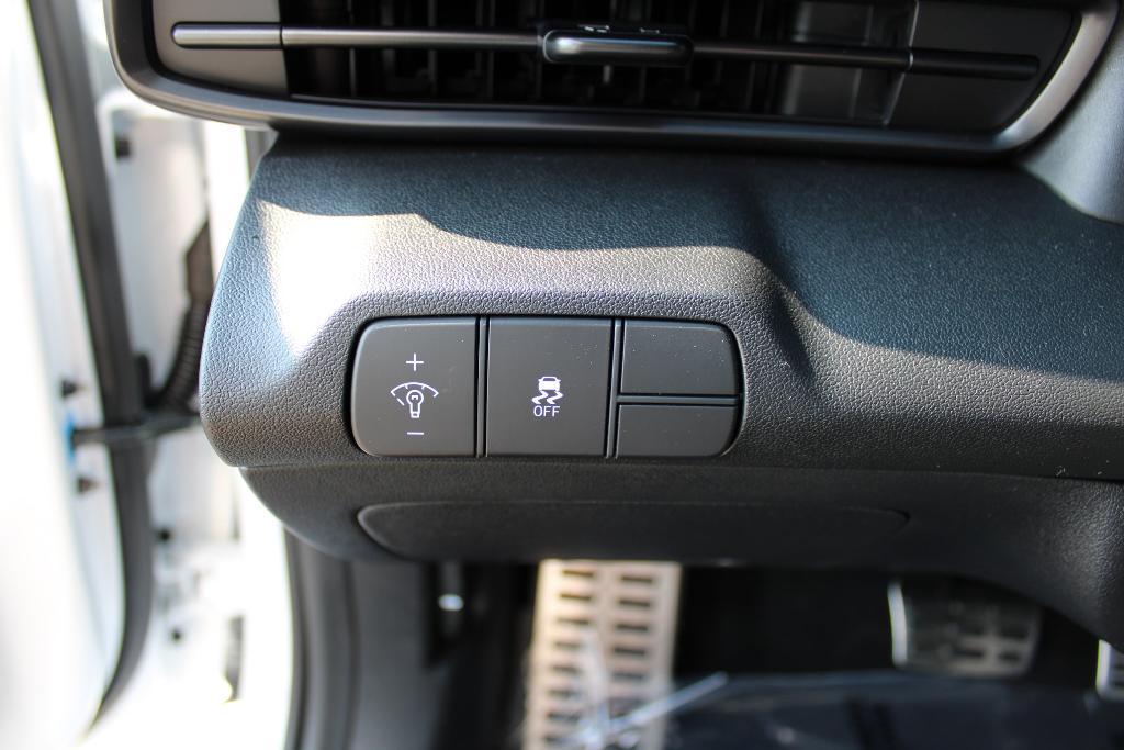 new 2025 Hyundai Elantra car, priced at $23,869