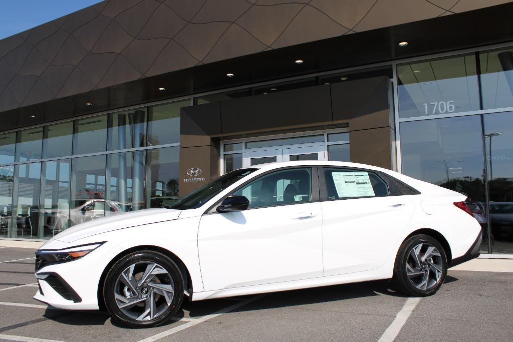 new 2025 Hyundai Elantra car, priced at $23,869