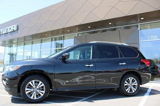used 2020 Nissan Pathfinder car, priced at $22,349