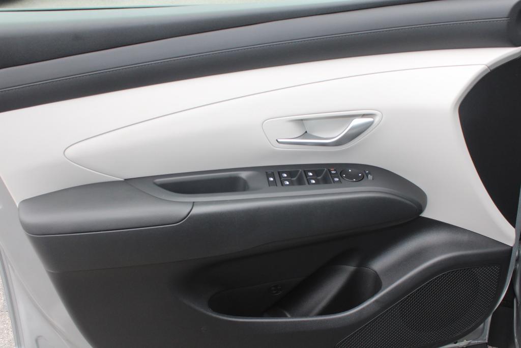new 2025 Hyundai Tucson car, priced at $30,979
