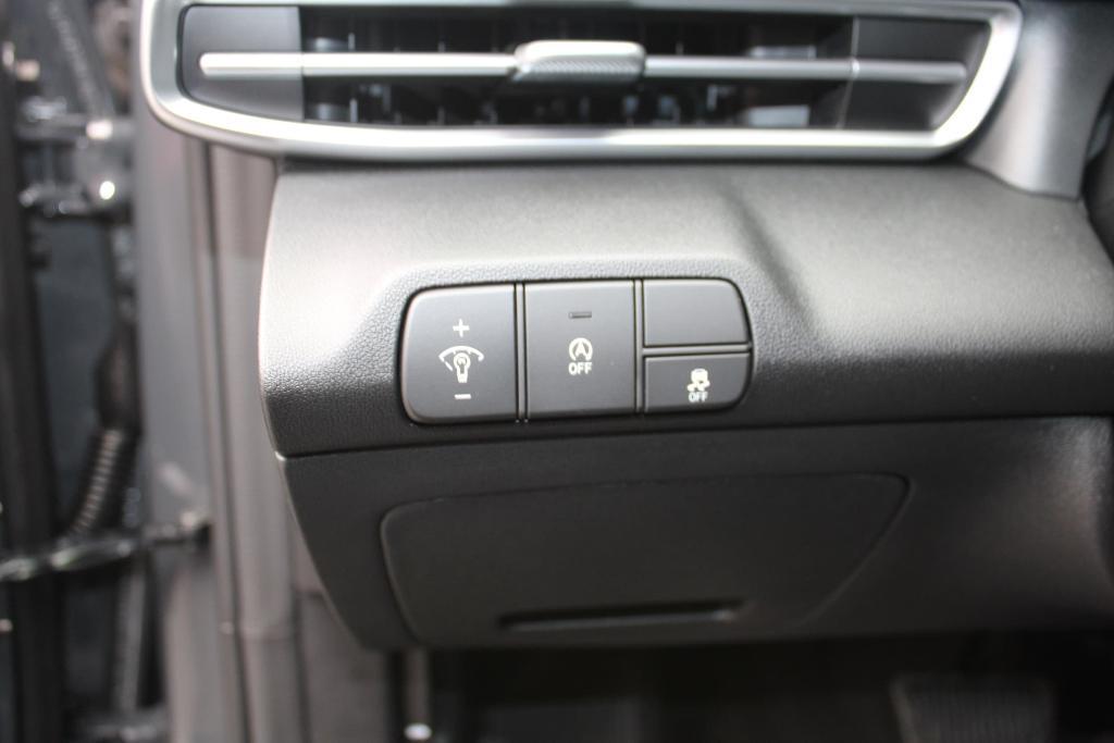 new 2025 Hyundai Elantra car, priced at $21,815