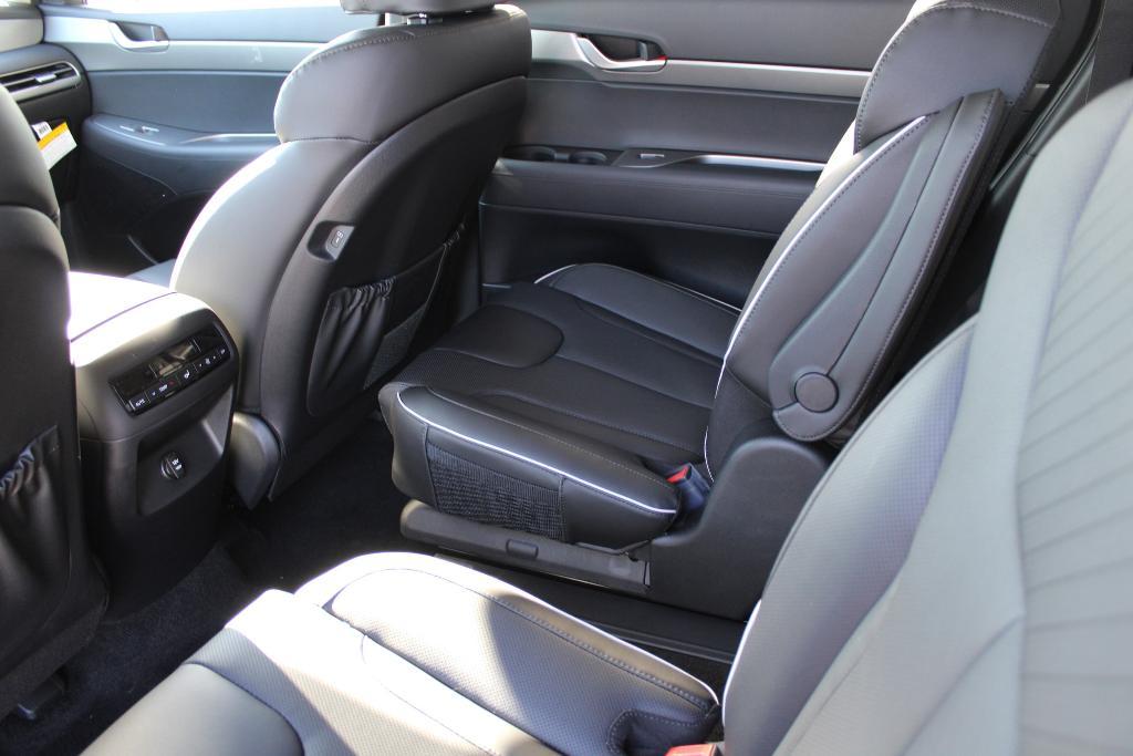new 2025 Hyundai Palisade car, priced at $43,614