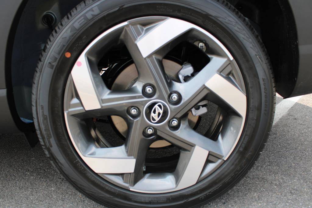 new 2025 Hyundai Venue car, priced at $22,429