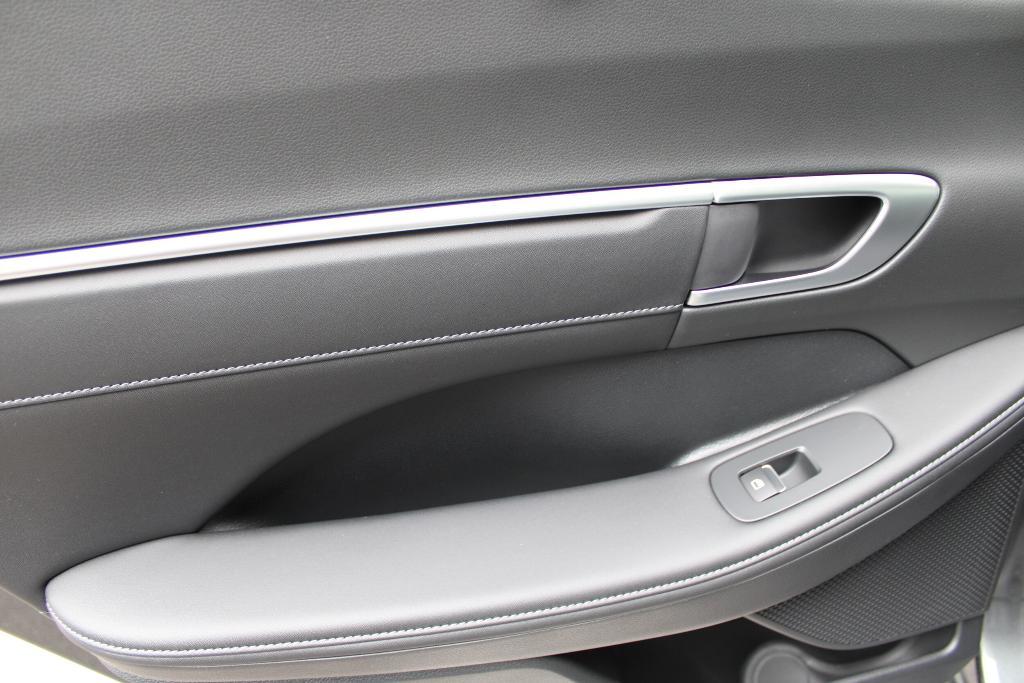 new 2025 Hyundai Sonata Hybrid car, priced at $37,672