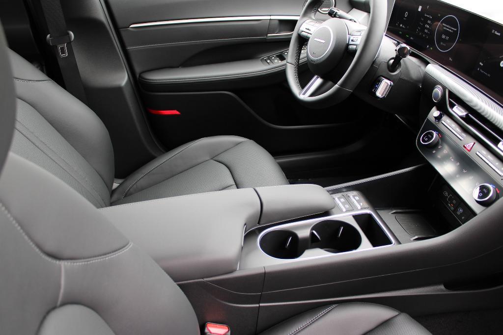 new 2025 Hyundai Sonata Hybrid car, priced at $37,672