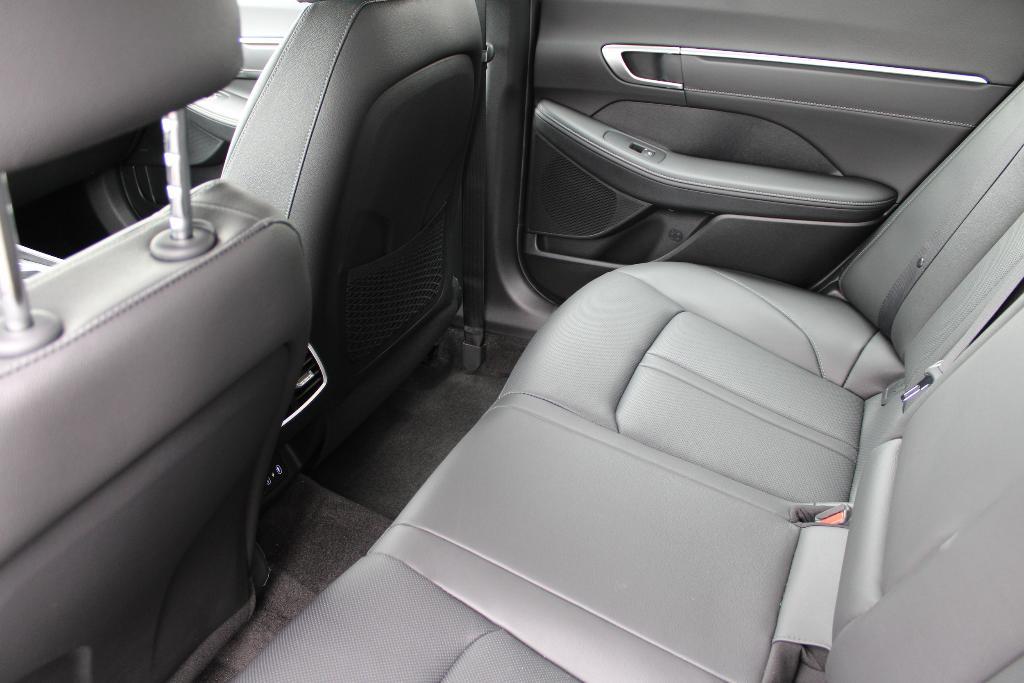 new 2025 Hyundai Sonata Hybrid car, priced at $37,672
