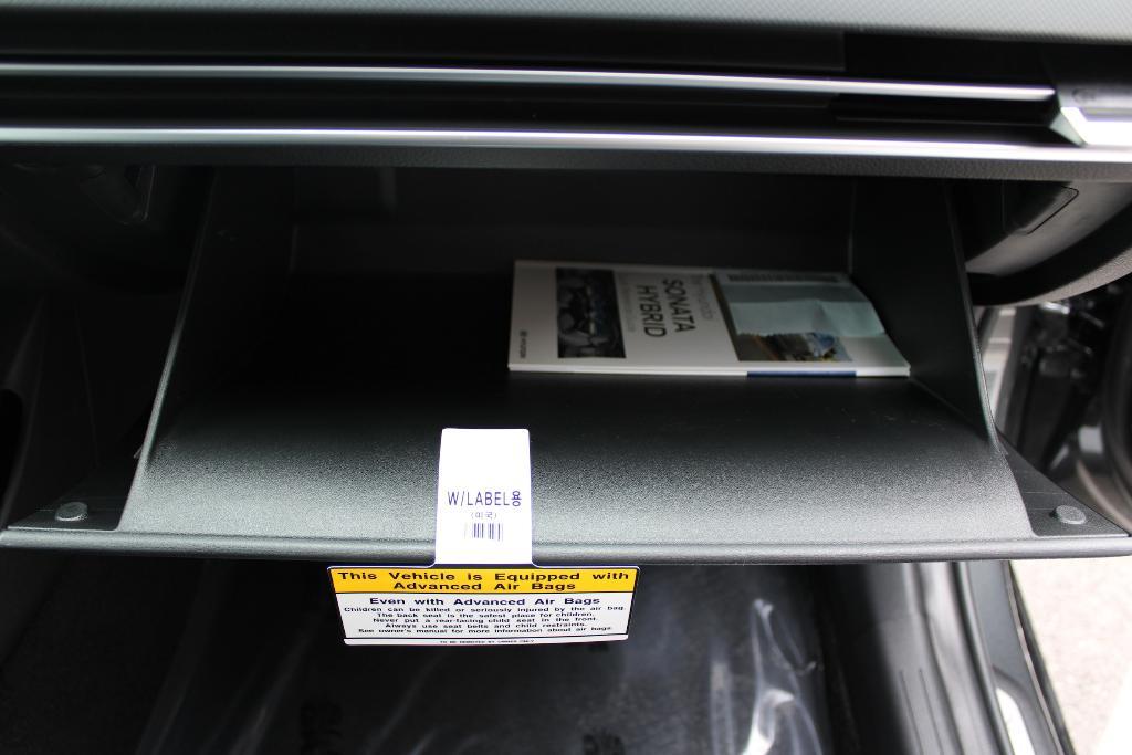 new 2025 Hyundai Sonata Hybrid car, priced at $37,672