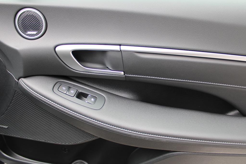 new 2025 Hyundai Sonata Hybrid car, priced at $37,672