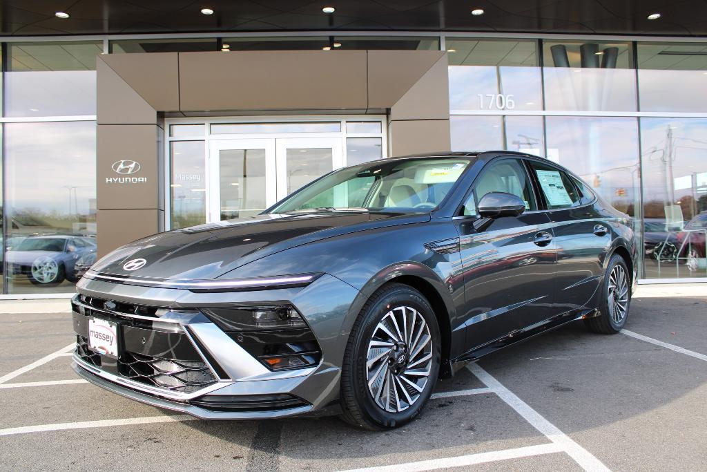 new 2025 Hyundai Sonata Hybrid car, priced at $37,890