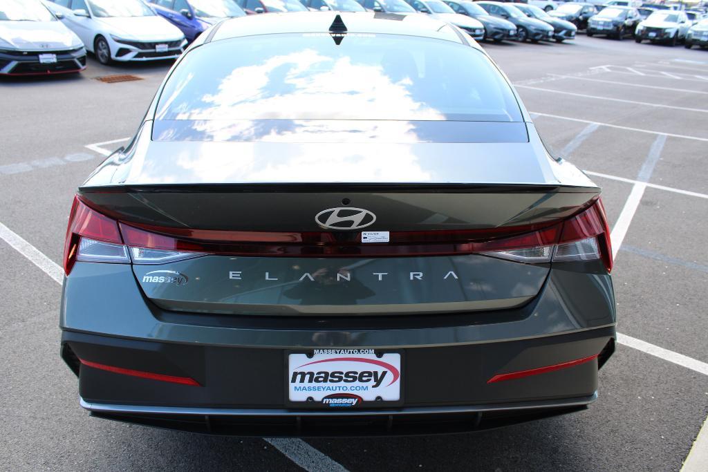 new 2025 Hyundai Elantra car, priced at $23,381