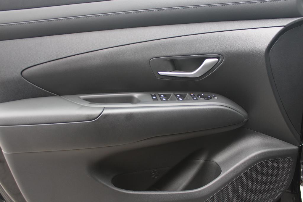 new 2025 Hyundai TUCSON Hybrid car, priced at $36,381