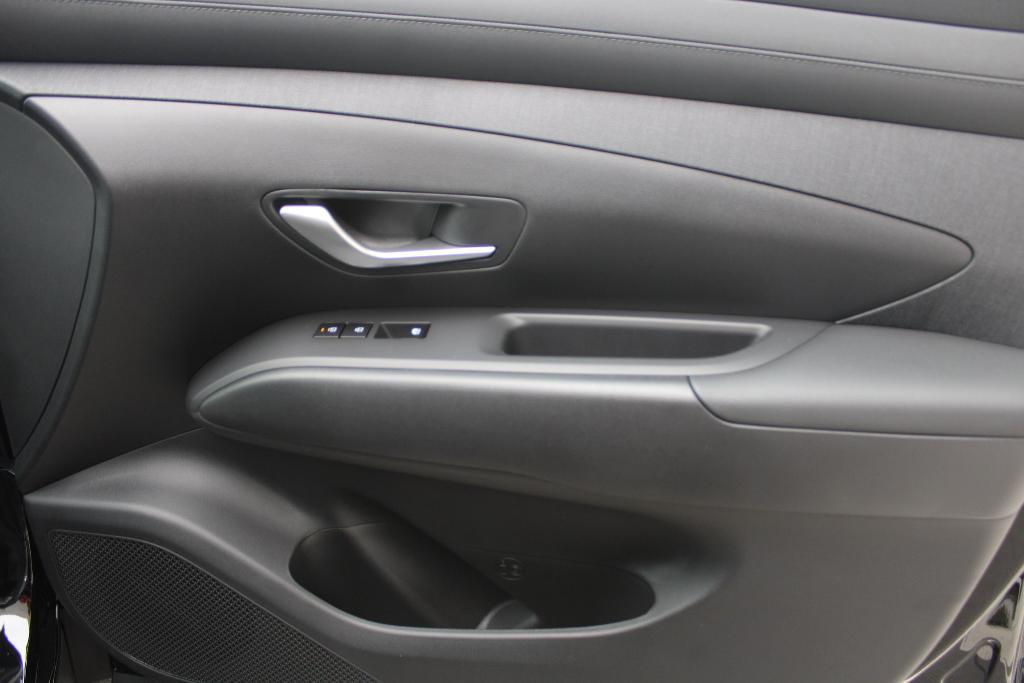 new 2025 Hyundai TUCSON Hybrid car, priced at $36,381