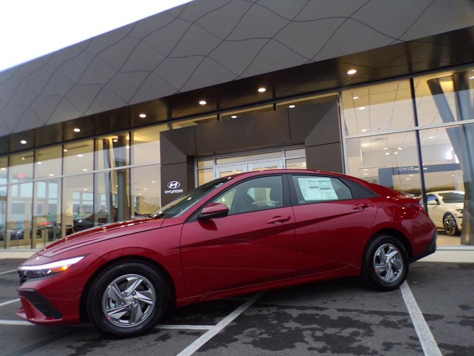 new 2025 Hyundai Elantra car, priced at $22,456