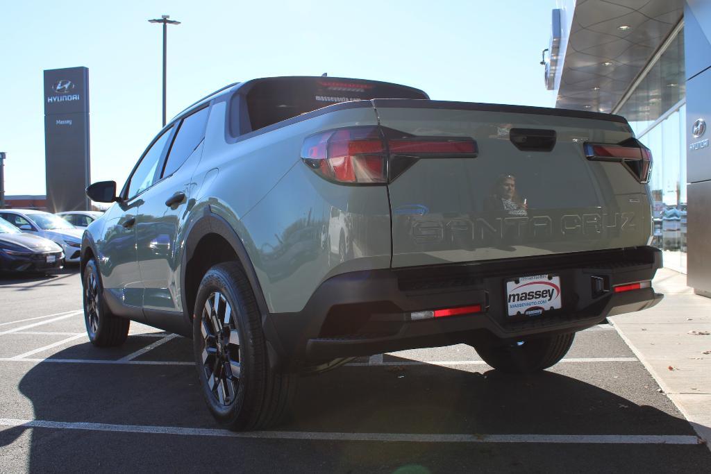 new 2025 Hyundai Santa Cruz car, priced at $32,902