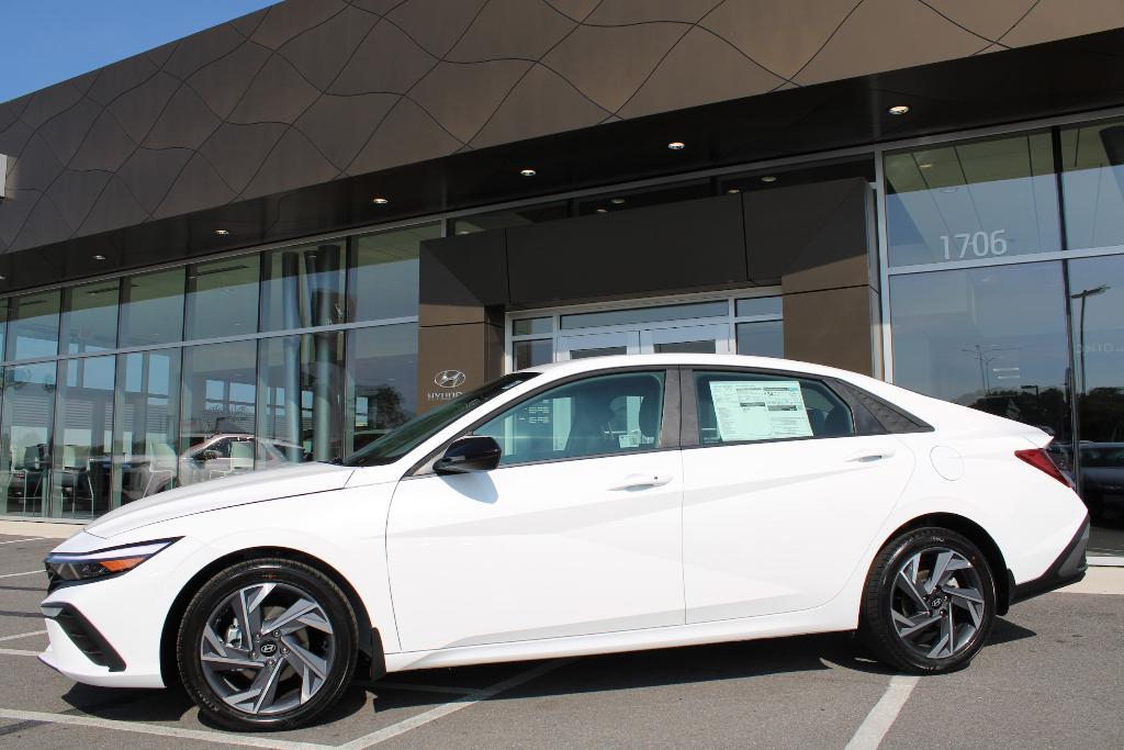 new 2025 Hyundai Elantra car, priced at $23,714