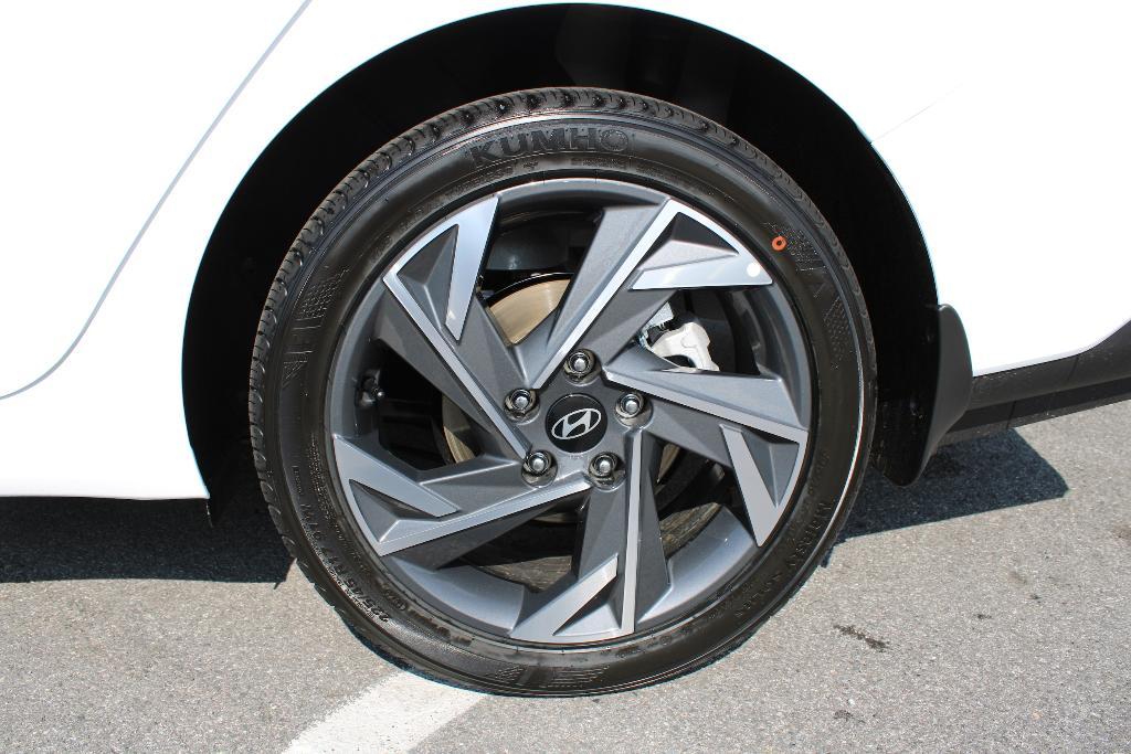 new 2025 Hyundai Elantra car, priced at $23,714