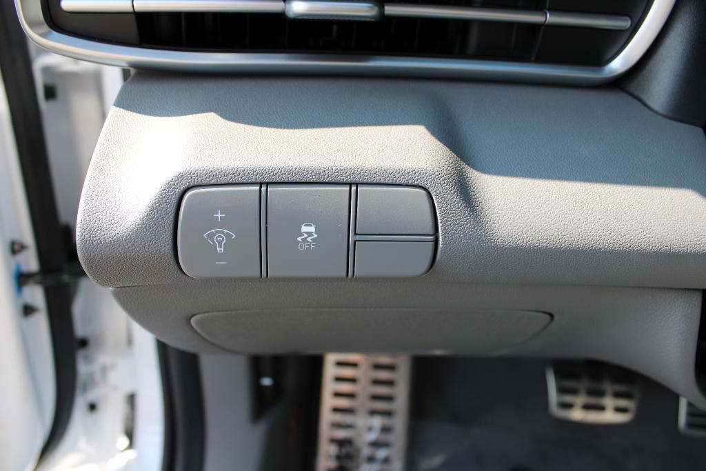 new 2025 Hyundai Elantra car, priced at $23,714