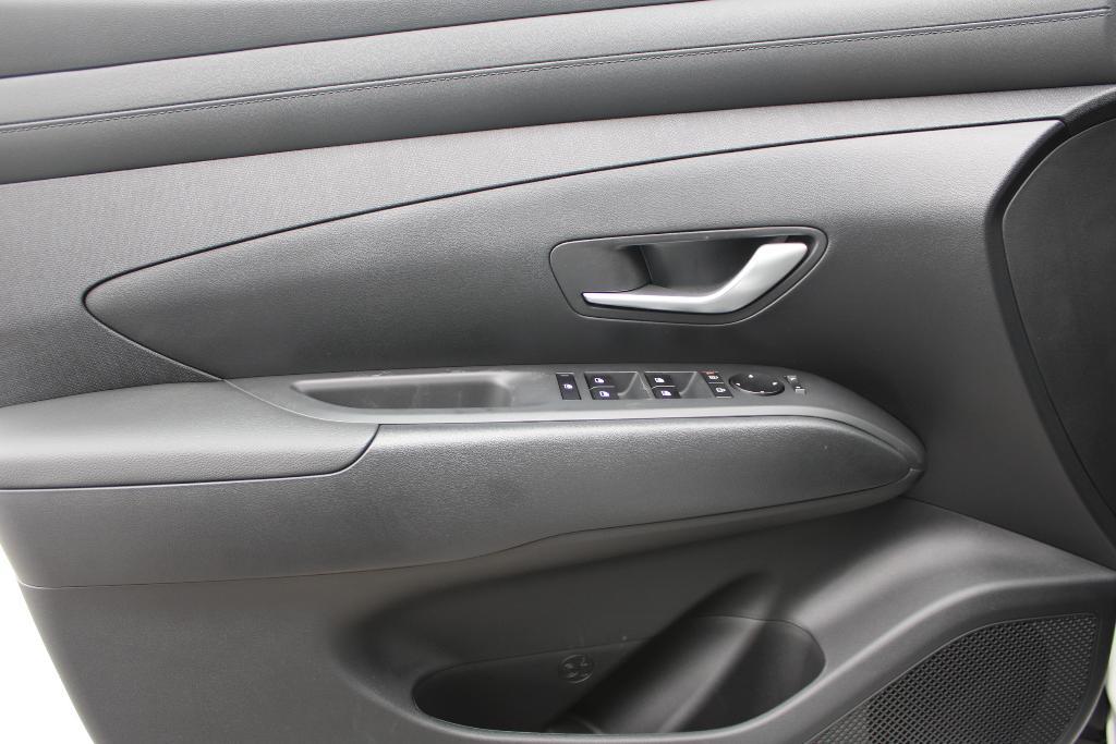 new 2025 Hyundai TUCSON Hybrid car, priced at $36,881