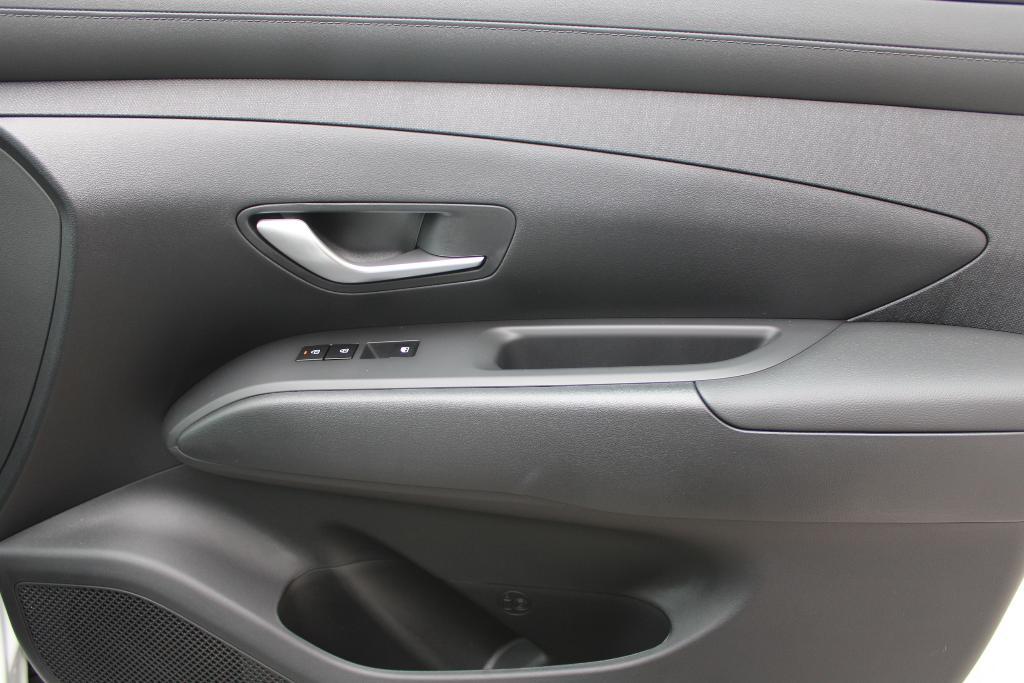 new 2025 Hyundai TUCSON Hybrid car, priced at $36,881