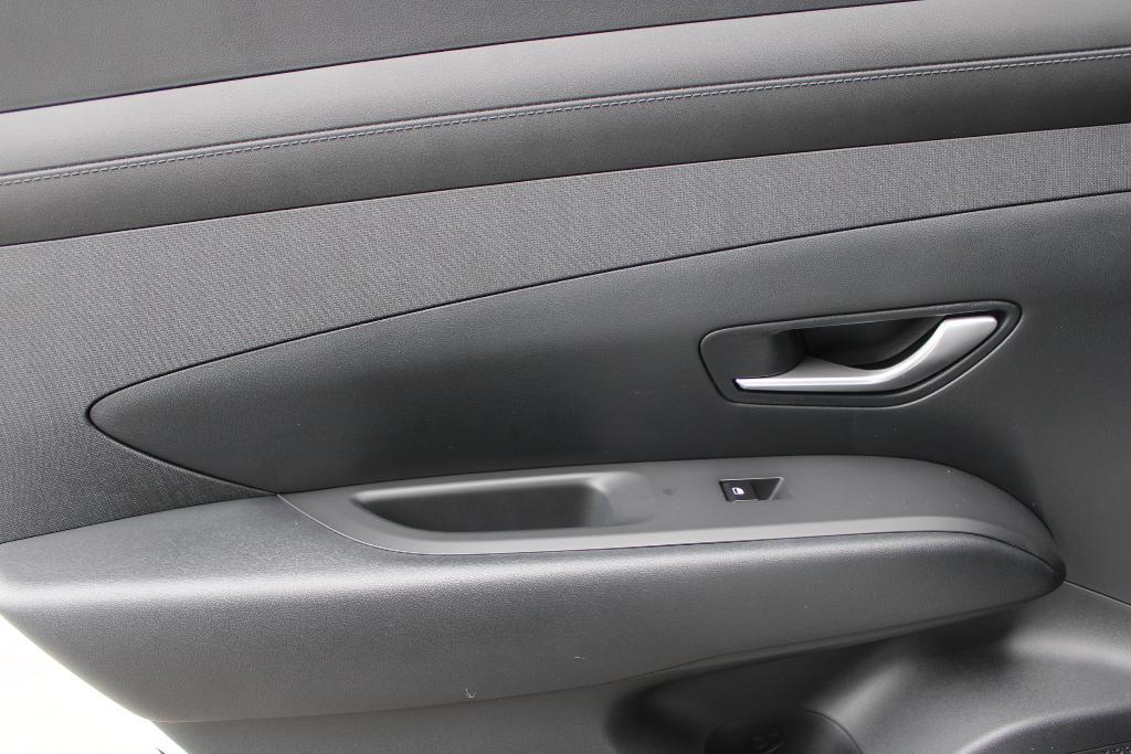 new 2025 Hyundai TUCSON Hybrid car, priced at $36,881