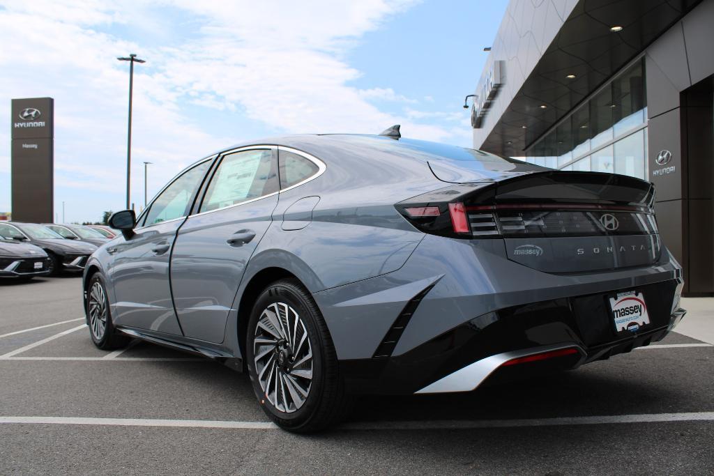new 2025 Hyundai Sonata Hybrid car, priced at $31,284
