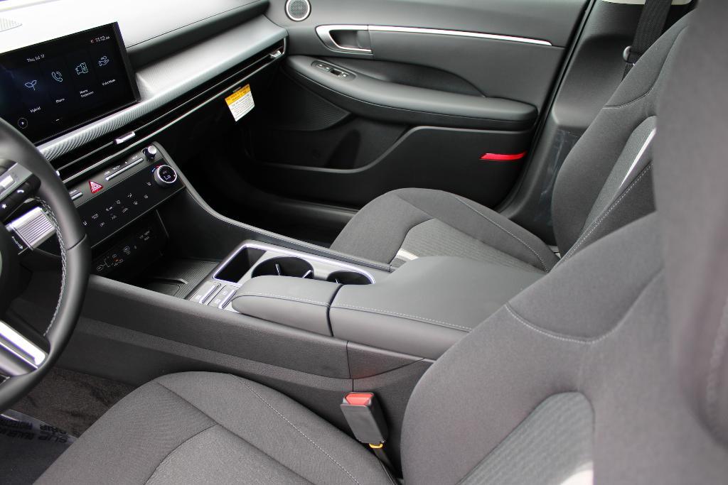 new 2025 Hyundai Sonata Hybrid car, priced at $31,284