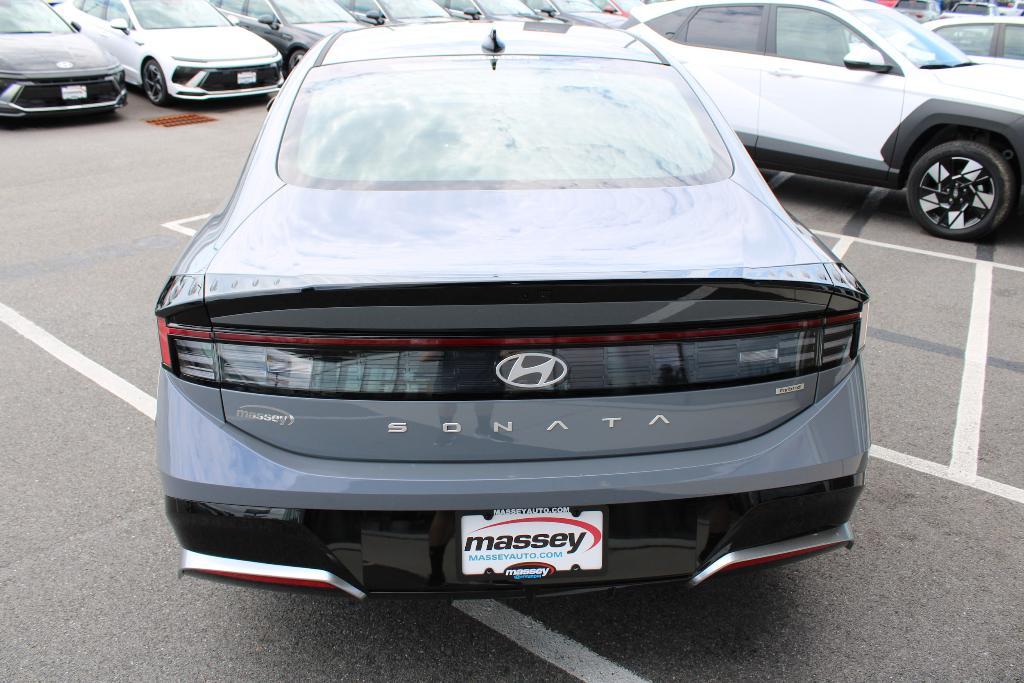 new 2025 Hyundai Sonata Hybrid car, priced at $31,284