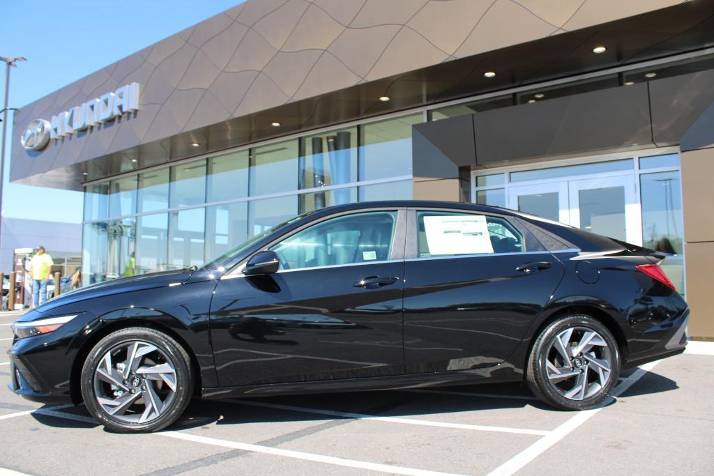 new 2025 Hyundai ELANTRA HEV car, priced at $30,068