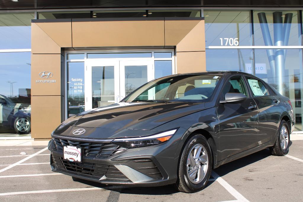 new 2025 Hyundai Elantra car, priced at $21,946