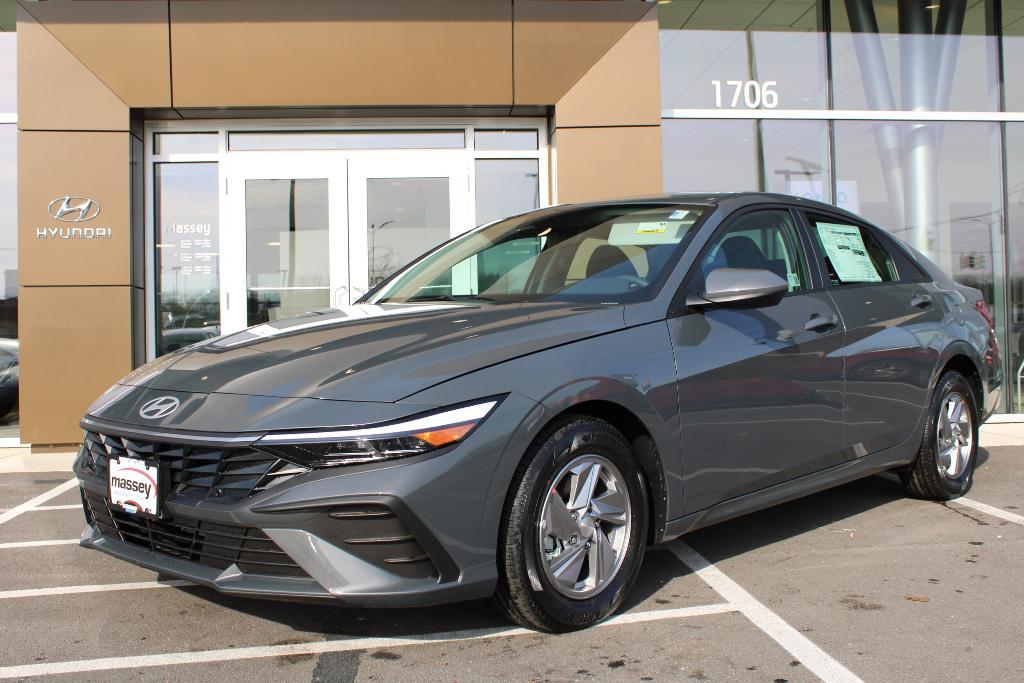 new 2025 Hyundai Elantra car, priced at $21,846