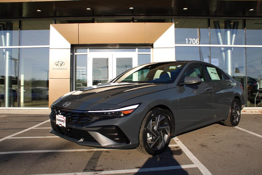 new 2025 Hyundai Elantra HEV car, priced at $29,989