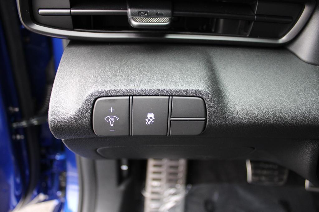 new 2025 Hyundai Elantra car, priced at $23,366