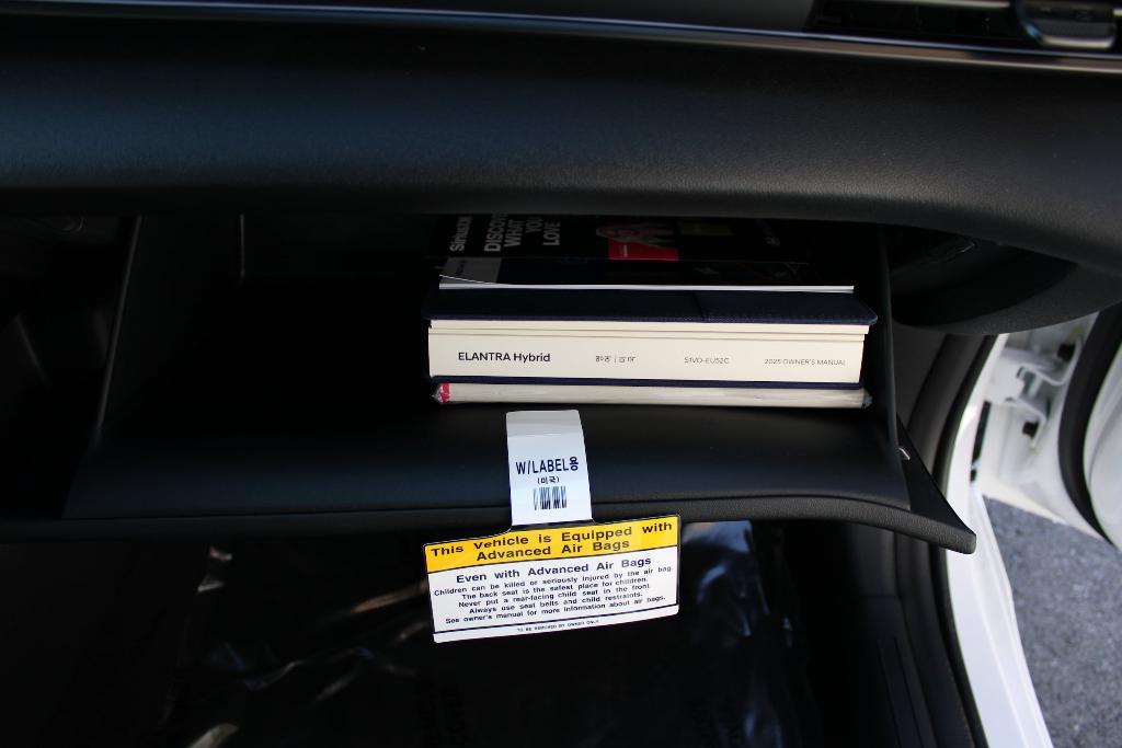 new 2025 Hyundai ELANTRA HEV car, priced at $31,503