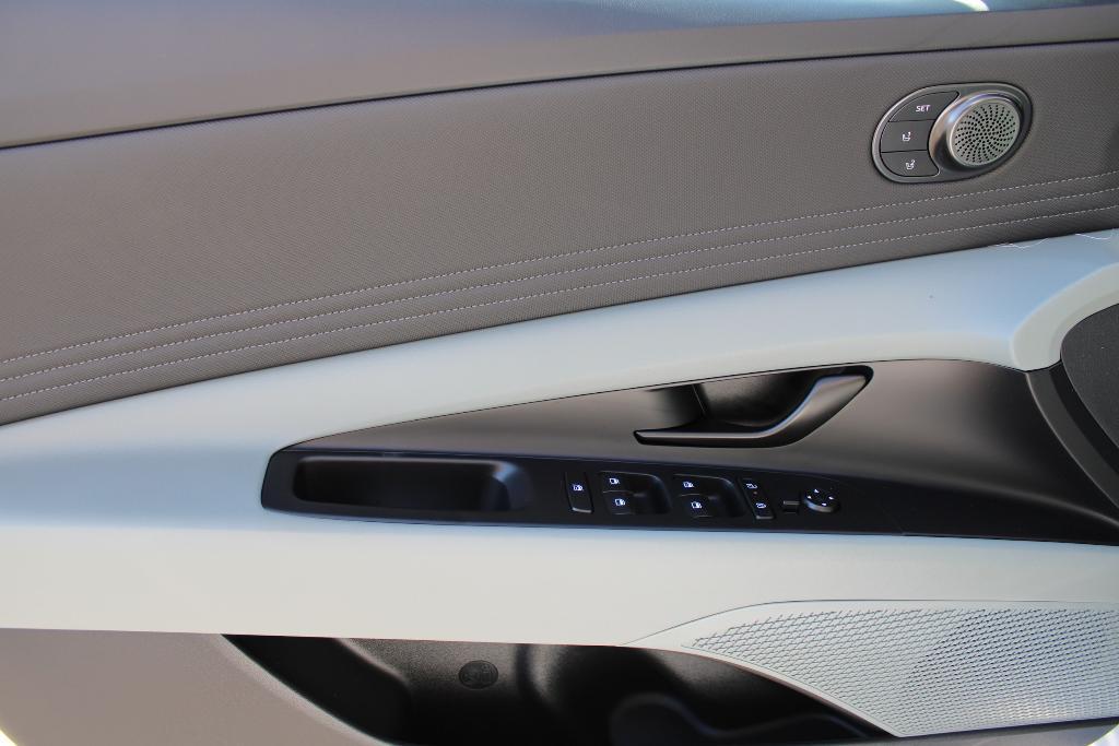 new 2025 Hyundai ELANTRA HEV car, priced at $31,503