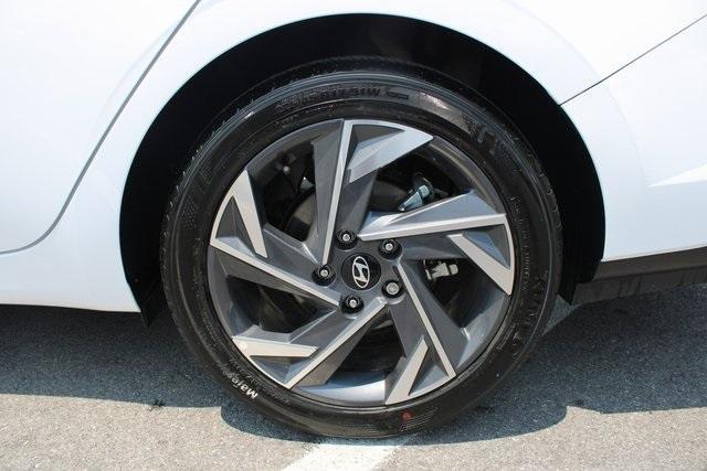 used 2024 Hyundai Elantra car