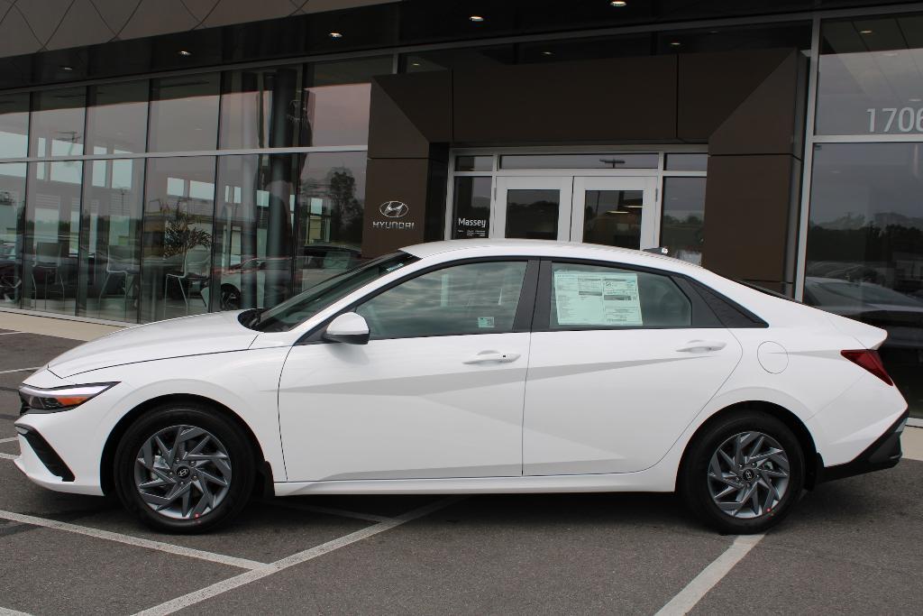 new 2025 Hyundai ELANTRA HEV car, priced at $25,803