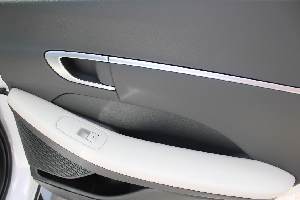 new 2025 Hyundai Sonata Hybrid car, priced at $31,774
