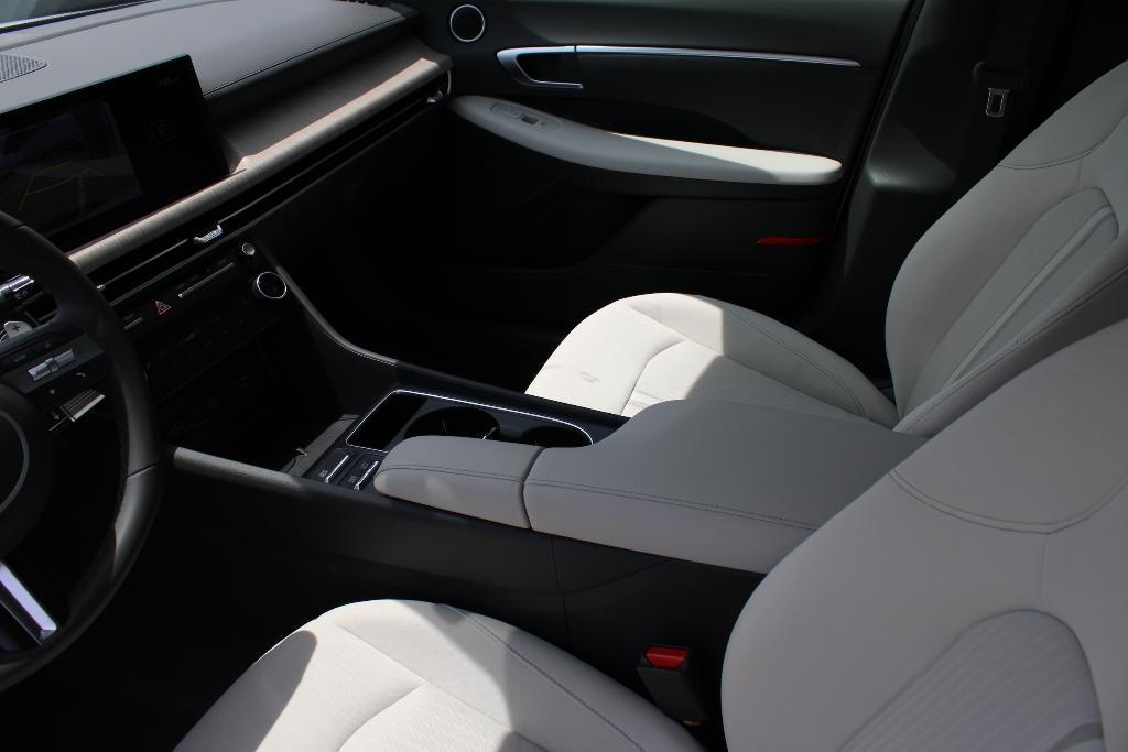 new 2025 Hyundai Sonata Hybrid car, priced at $31,774