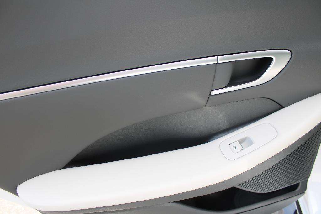 new 2025 Hyundai Sonata Hybrid car, priced at $31,774