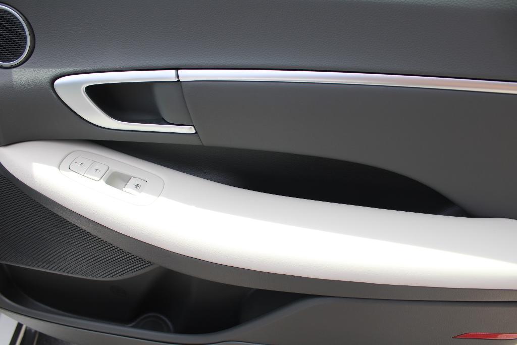 new 2025 Hyundai Sonata Hybrid car, priced at $31,774