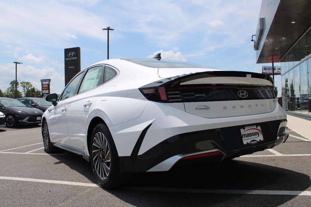 new 2025 Hyundai Sonata Hybrid car, priced at $31,774