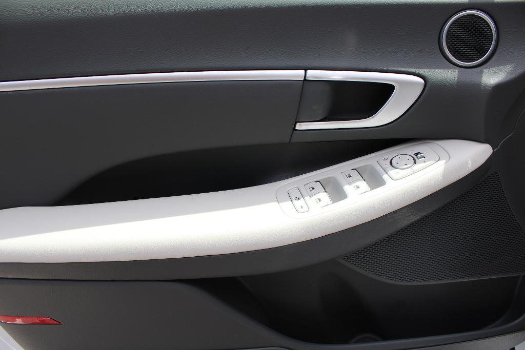 new 2025 Hyundai Sonata Hybrid car, priced at $31,774