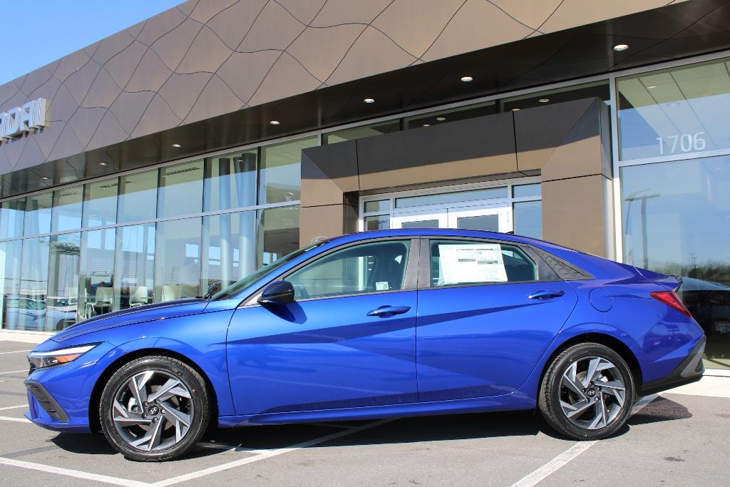 new 2025 Hyundai Elantra car, priced at $23,381