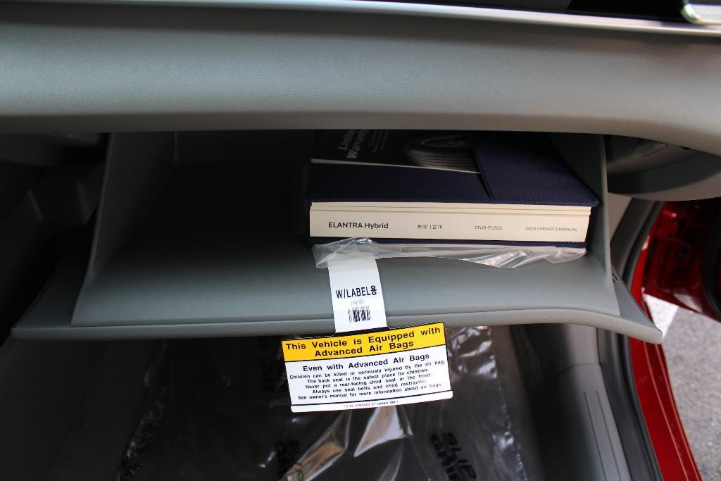 new 2025 Hyundai ELANTRA HEV car