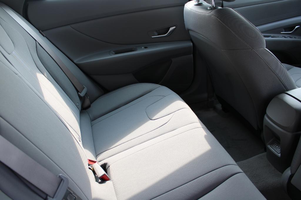 new 2025 Hyundai ELANTRA HEV car