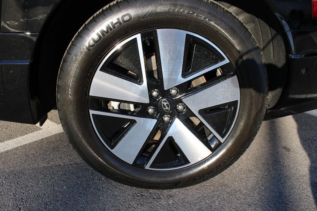 new 2026 Hyundai IONIQ 9 car, priced at $68,470