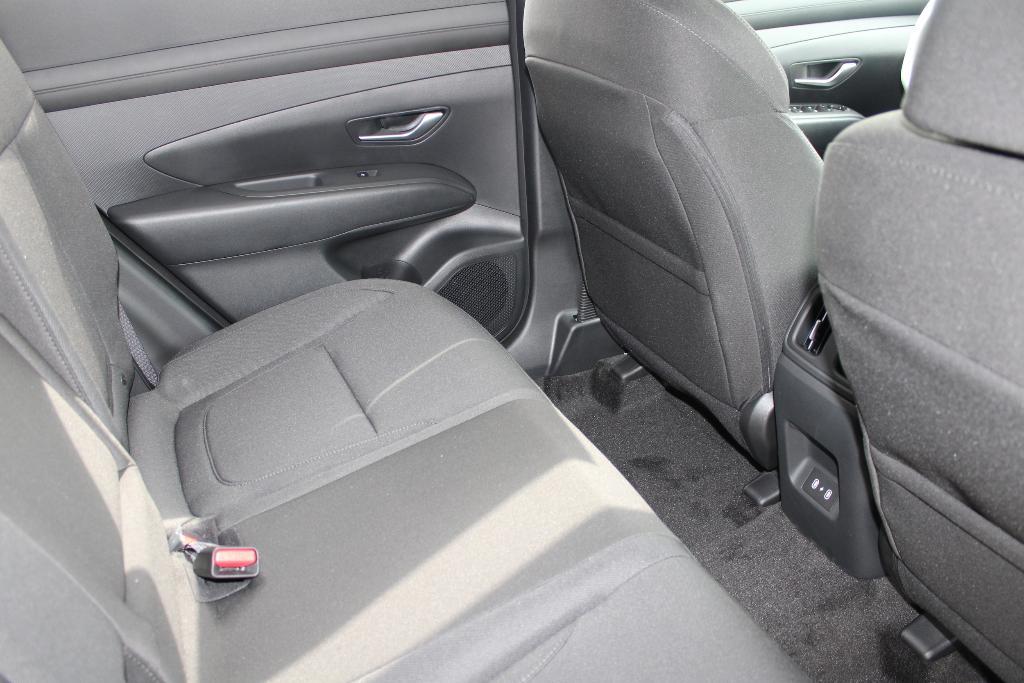 new 2025 Hyundai TUCSON Hybrid car, priced at $33,256